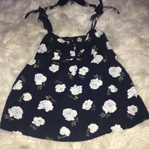Abercrombie & Fitch FLORAL TOP